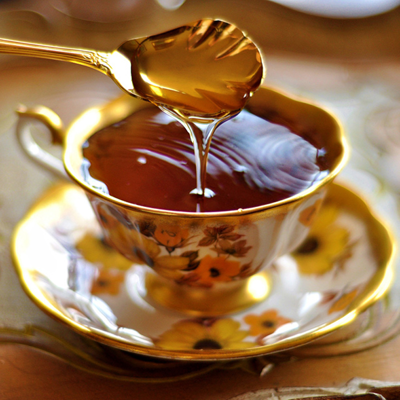 Mật ong nguyên chất được ví như “thần dược” tuyệt vời cho sức khỏe và sắc đẹp rất được tin dùng