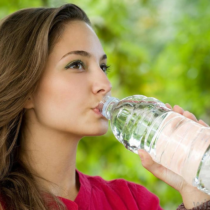 Uống đủ nước là biện pháp thanh lọc cơ thể dễ dàng nhất 