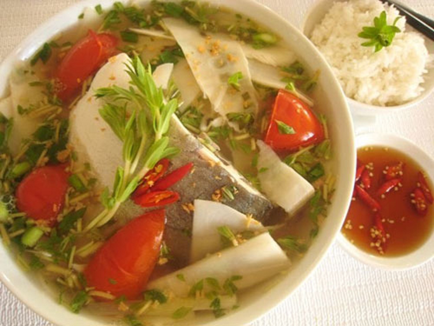 Nguyên liệu cho món canh chua cá chép