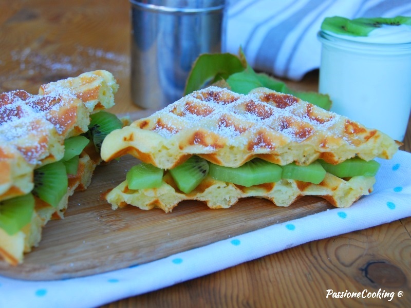 Bánh kiwi sandwich sữa chua đông lạnh