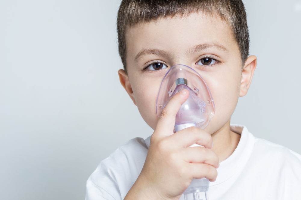 Trẻ bị suyễn thường hay khó thở