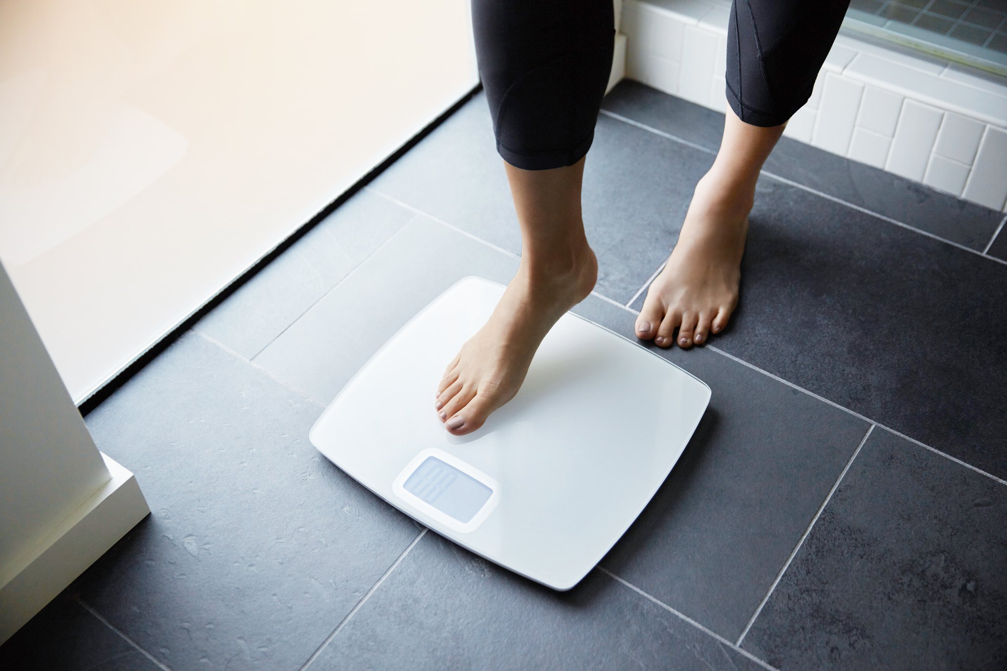 Nếu bạn đang có vấn đề về cân nặng thì nên giảm cân một cách từ từ