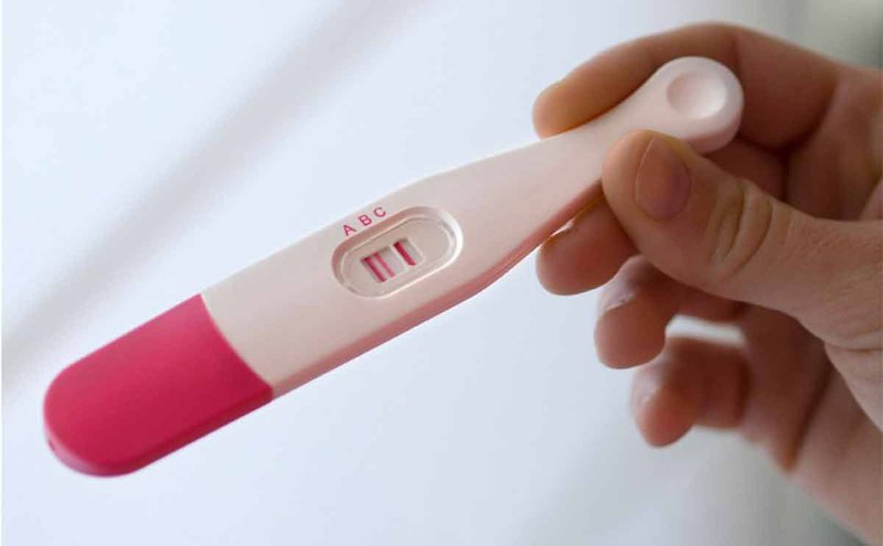 Que thử  thai giúp xác nhận những dấu hiệu mang thai