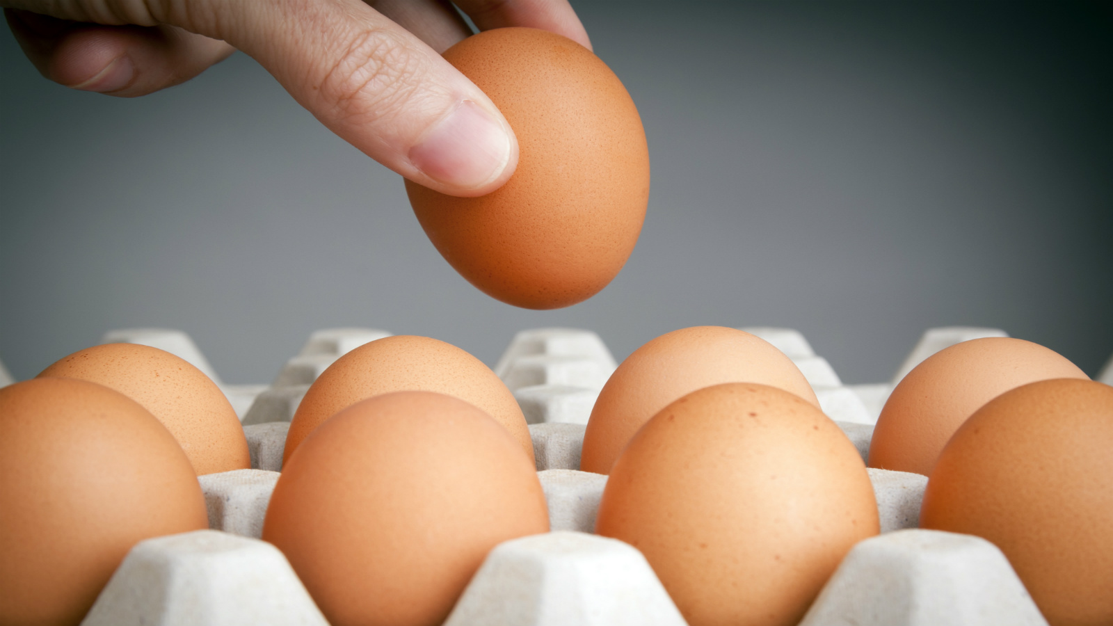 Hàm lượng dinh dưỡng cao khiến nhiều người thắc mắc liệu ăn trứng có giảm cân không?