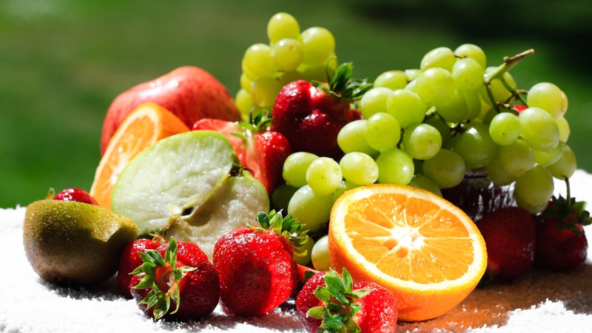 Bé từ 1 tuổi trở lên sau tiêm phòng nên bổ sung nhiều dinh dưỡng từ trái cây tươi.