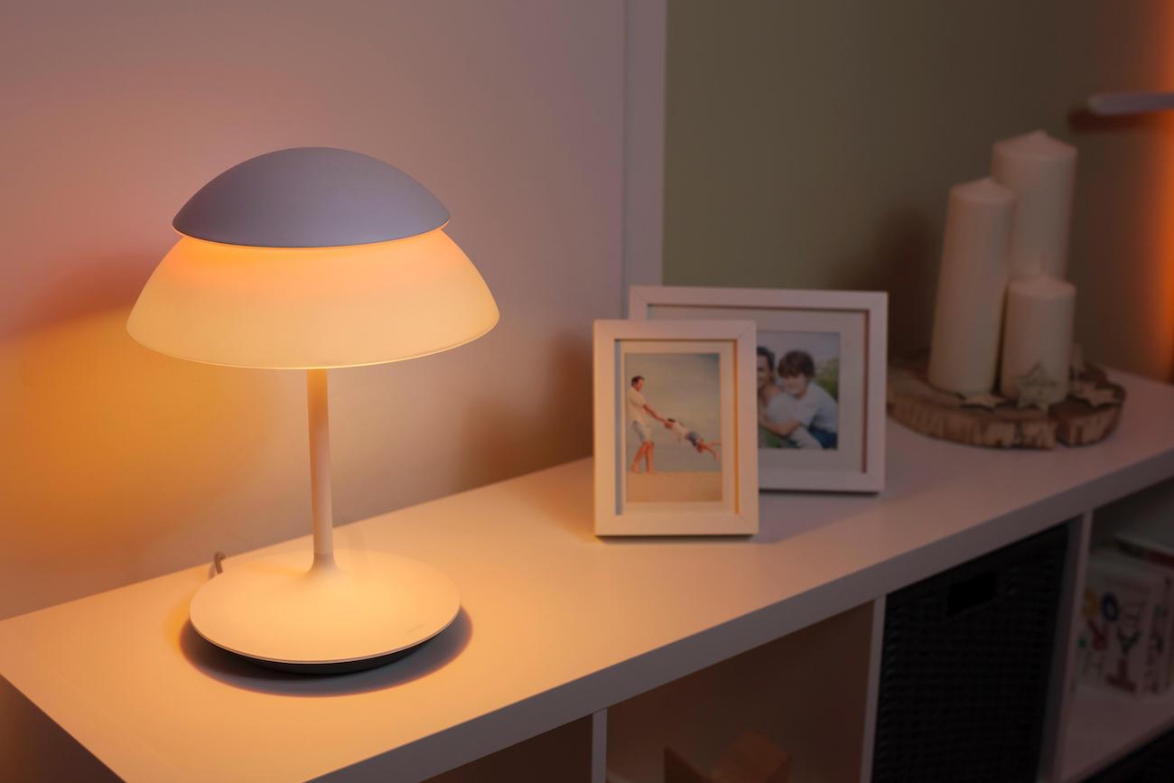 Philips Hue Beyond Table Lamp đem đến trải nghiệm đèn hai tầng độc đáo