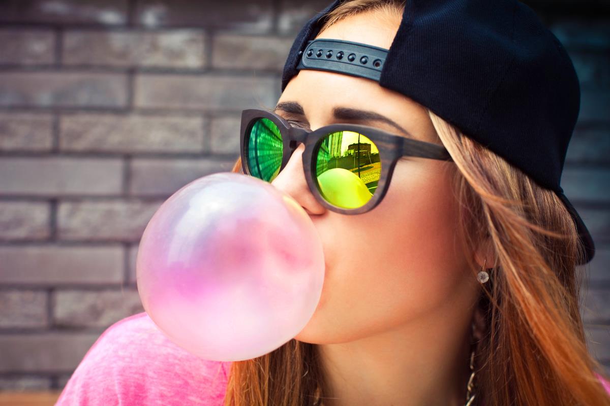 Nhai kẹo cao su là giảm stress dễ dàng