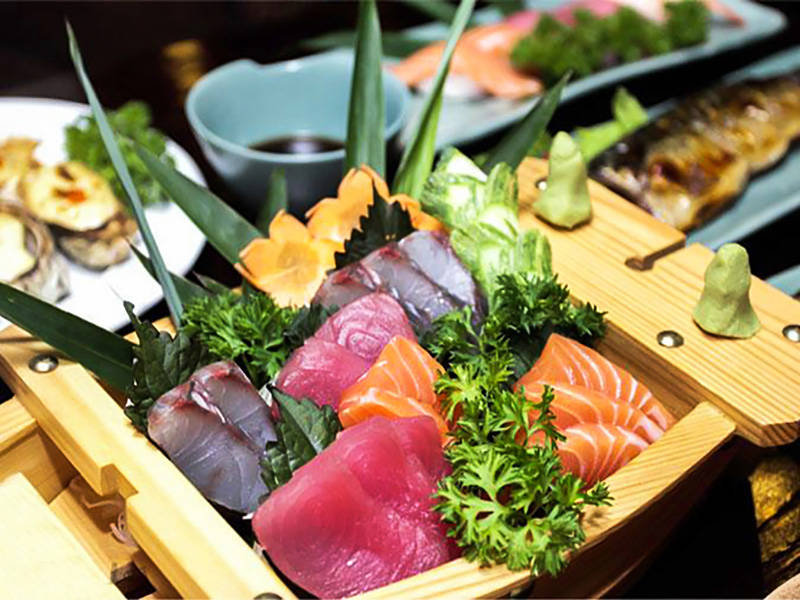 Sushi, sashimi muốn ngon đều cần nguyên liệu tươi sống