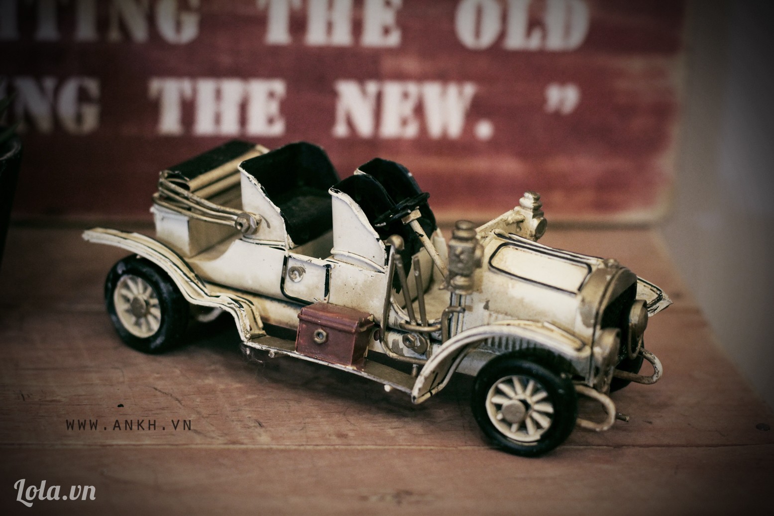 Mô hình xe cổ phù hợp với sếp có sở thích sưu tầm và yêu xe