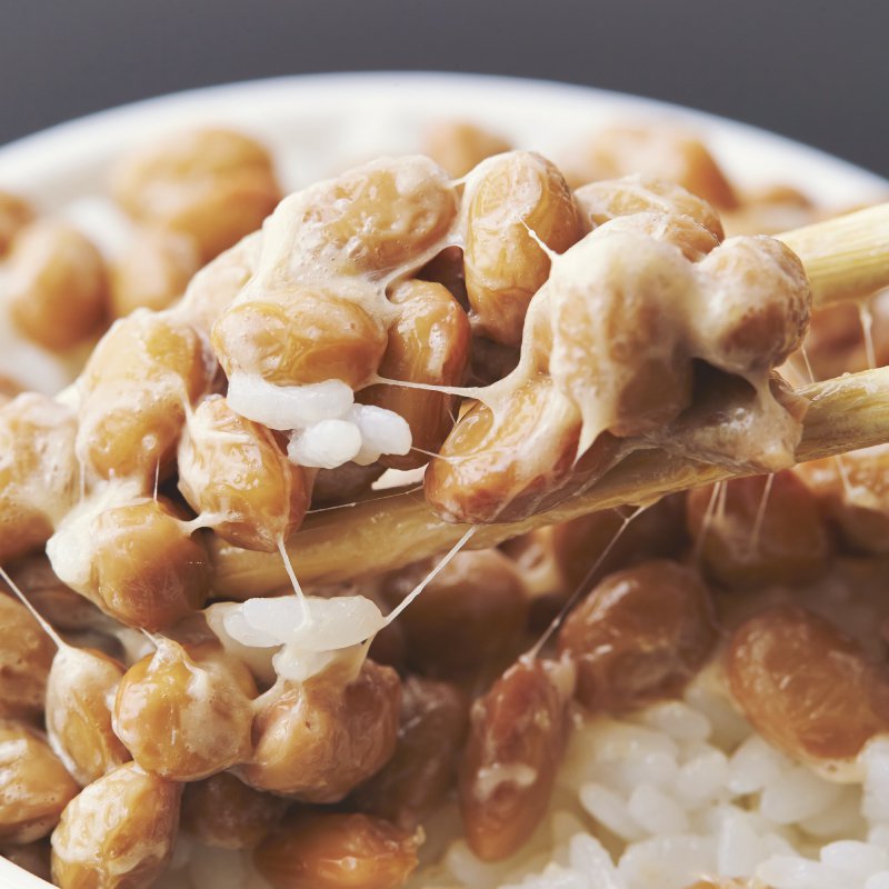 Natto nhiều protein giúp cho việc phát triển cơ bắp