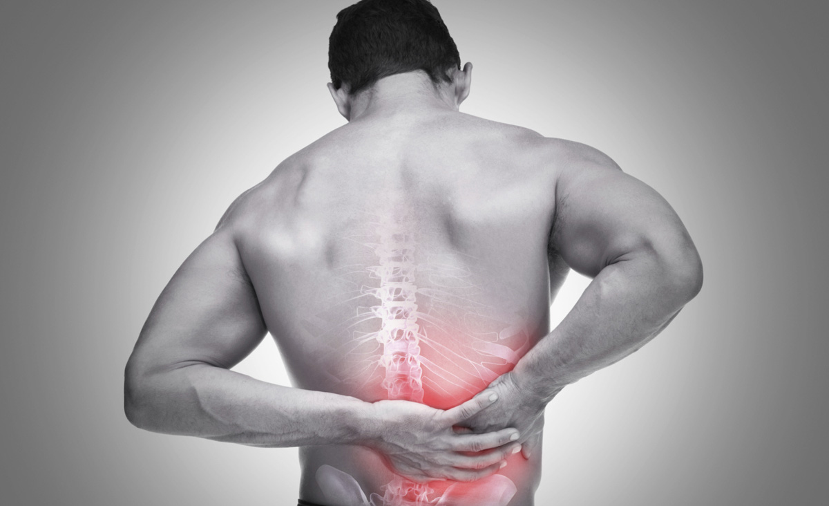 Đau lưng là một căn bệnh phổ biến ở người lớn tuổi và những người sinh hoạt không khoa học
