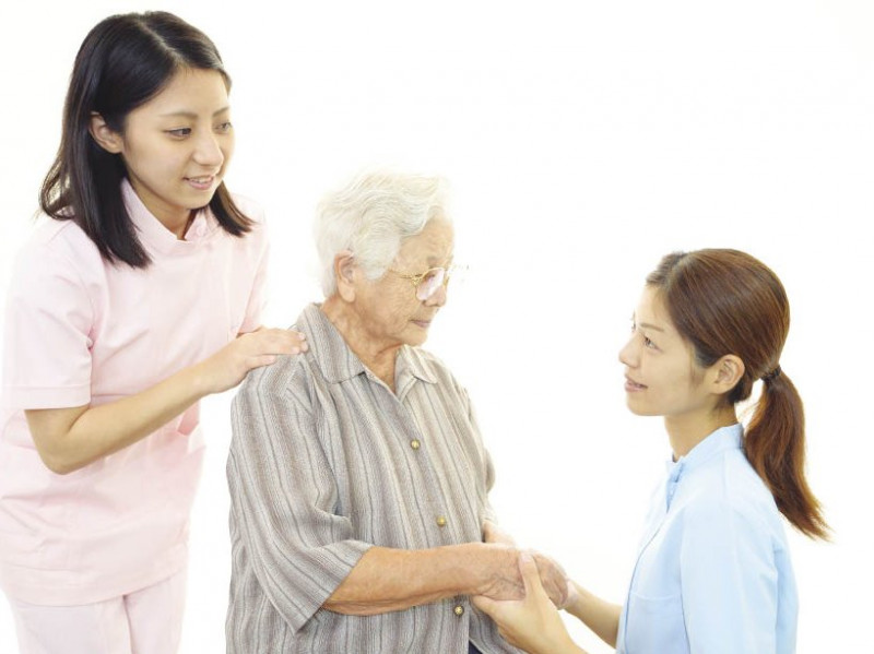 Chăm sóc người già cần có chuyên môn nghiệp vụ