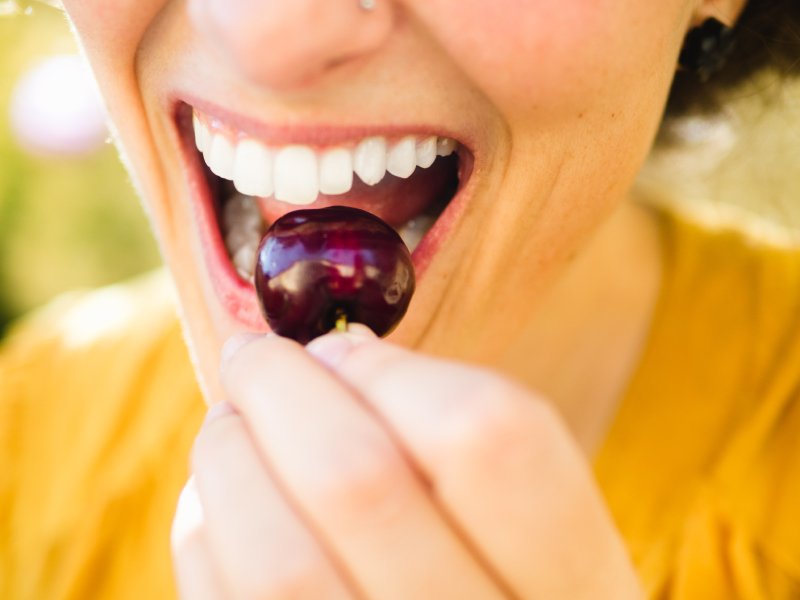 Bạn có thể ăn kèm cherry với các món tráng miệng thơm ngon, hấp dẫn