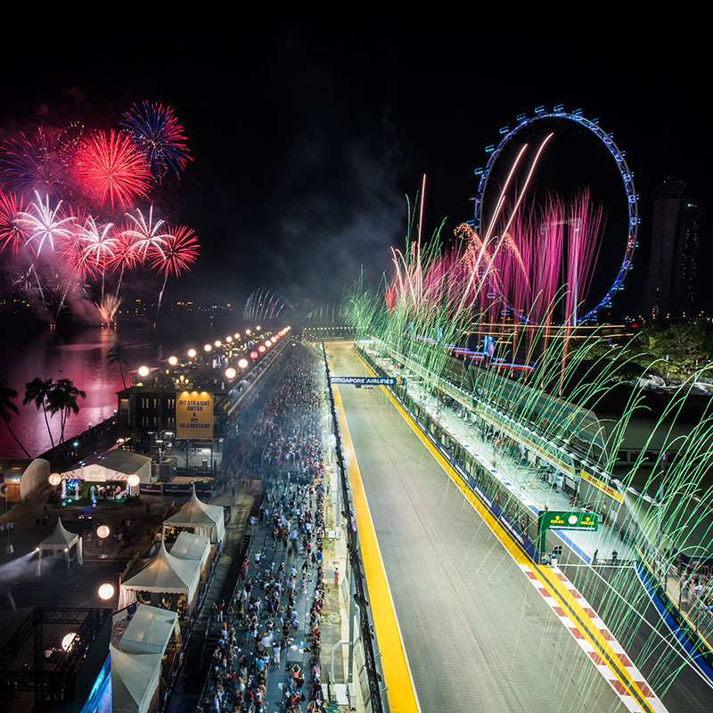 Màn bắn pháo hoa rực rỡ tại Singapore Grand Prix