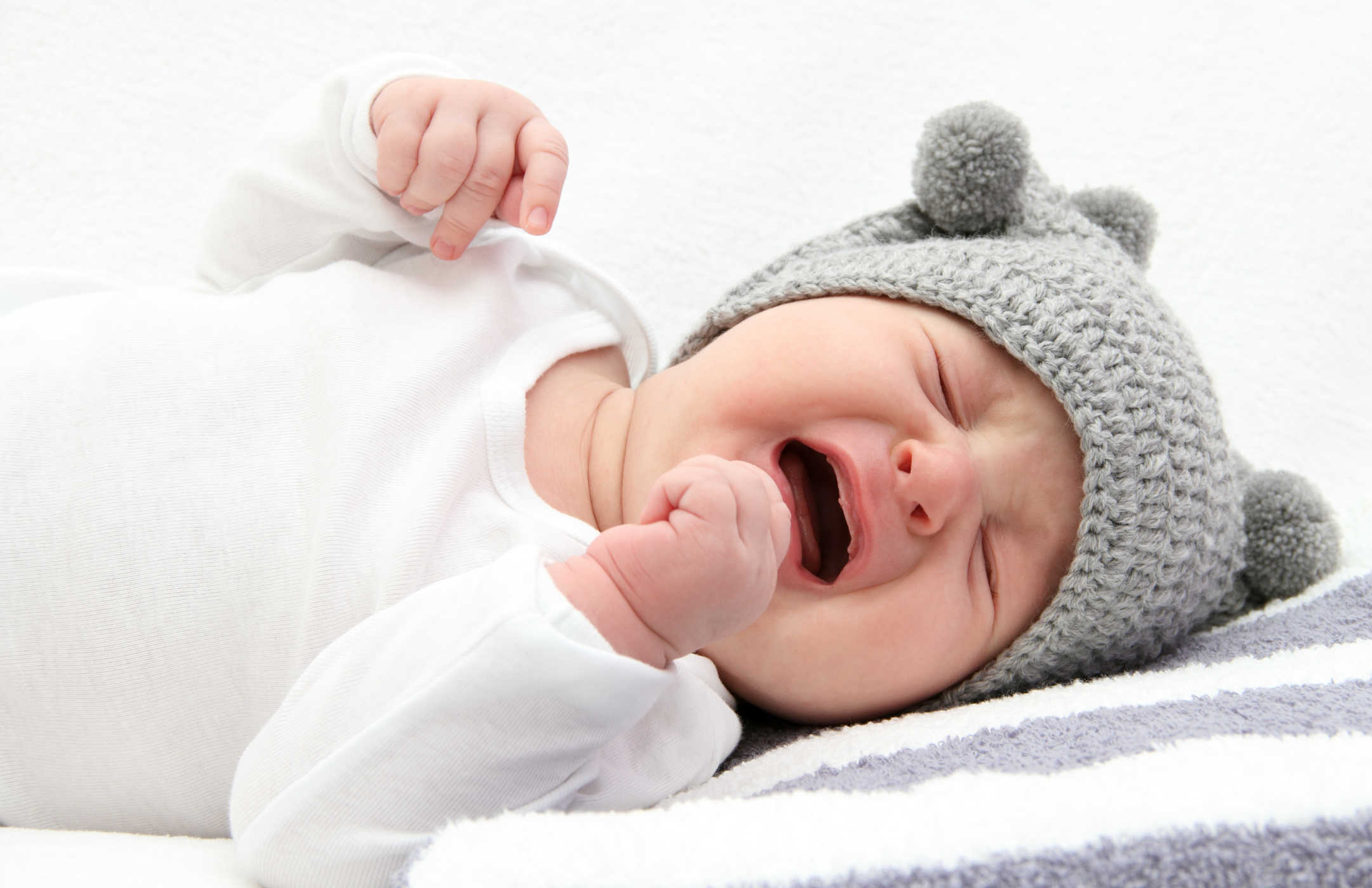 Trẻ con quấy khóc nhiều nguyên nhân có thể do bà bầu bị mất ngủ trong thời gian mang thai