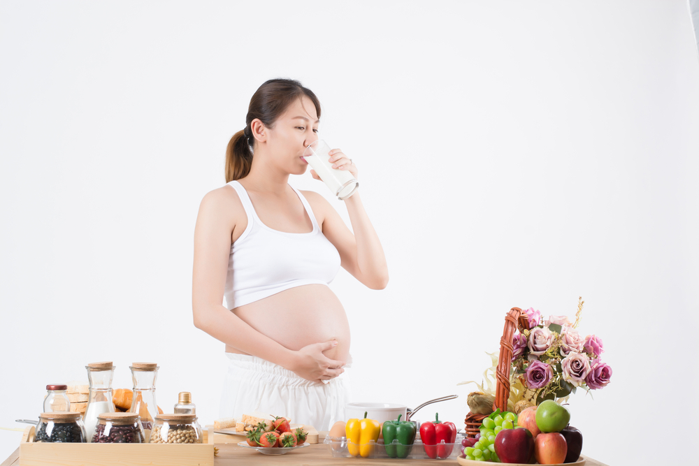 Sữa tươi là nguồn dưỡng chất dồi dào cho bà bầu