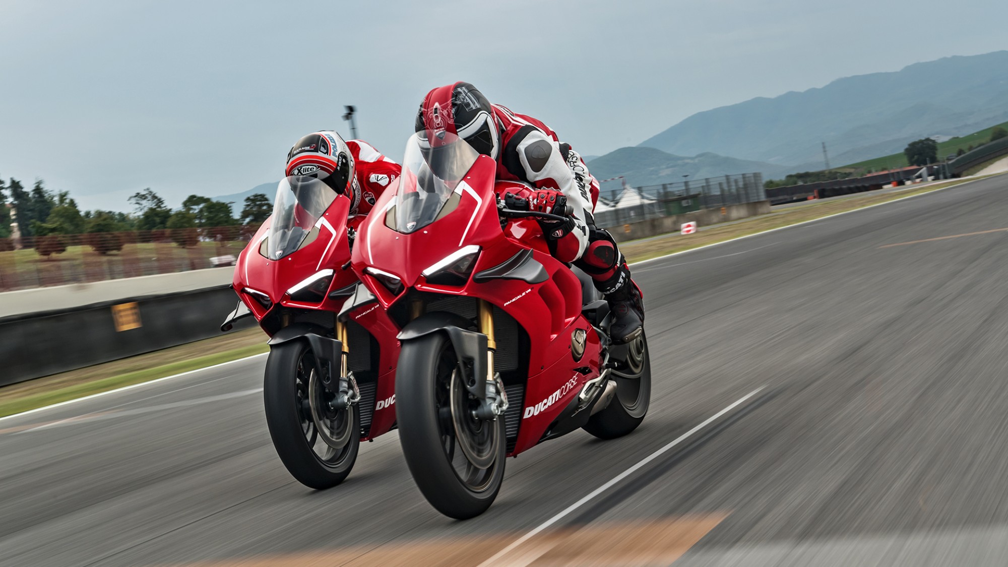 Ducati Superbike, mẫu xe thể thao thích hợp với những bạn trẻ năng động, cá tính