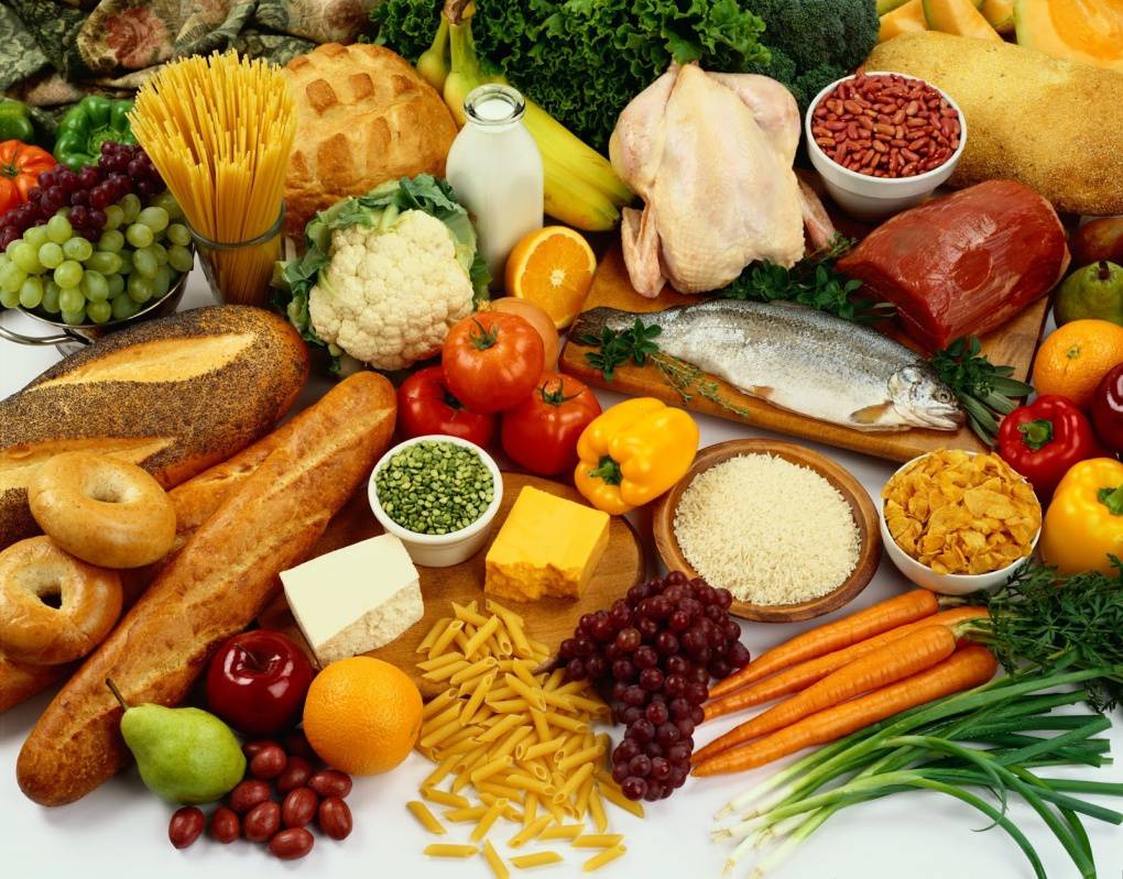 Rau củ quả và đồ ăn chứa nhiều đạm là những thực phẩm cần được bổ sung với người bệnh Basedow 