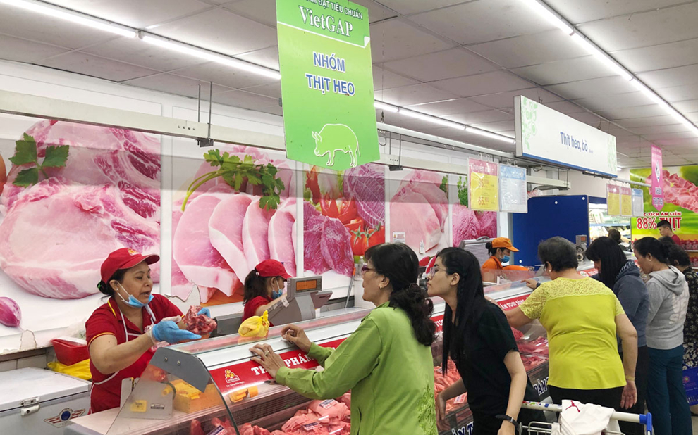 Người tiêu dùng nên mua thịt heo tại các cửa hàng, siêu thị có chứng nhận sản phẩm 