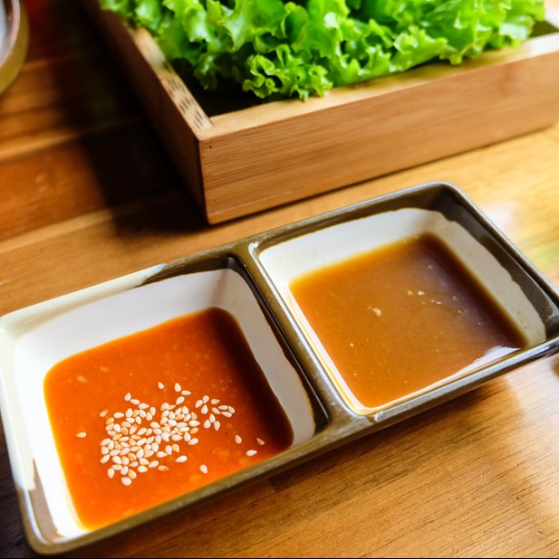 Sốt chấm thịt nướng Ssamjang là gia vị không thể thiếu khi thưởng thức món nướng Hàn Quốc