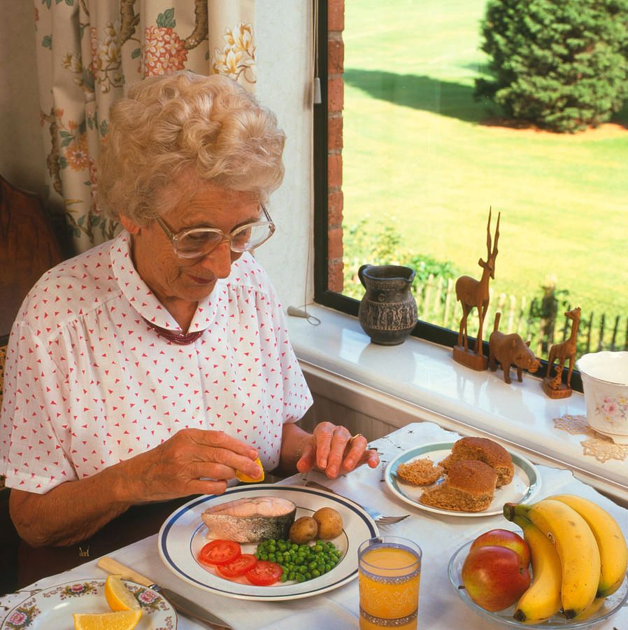 Lên kế hoạch xây dựng từng bữa ăn cho người già