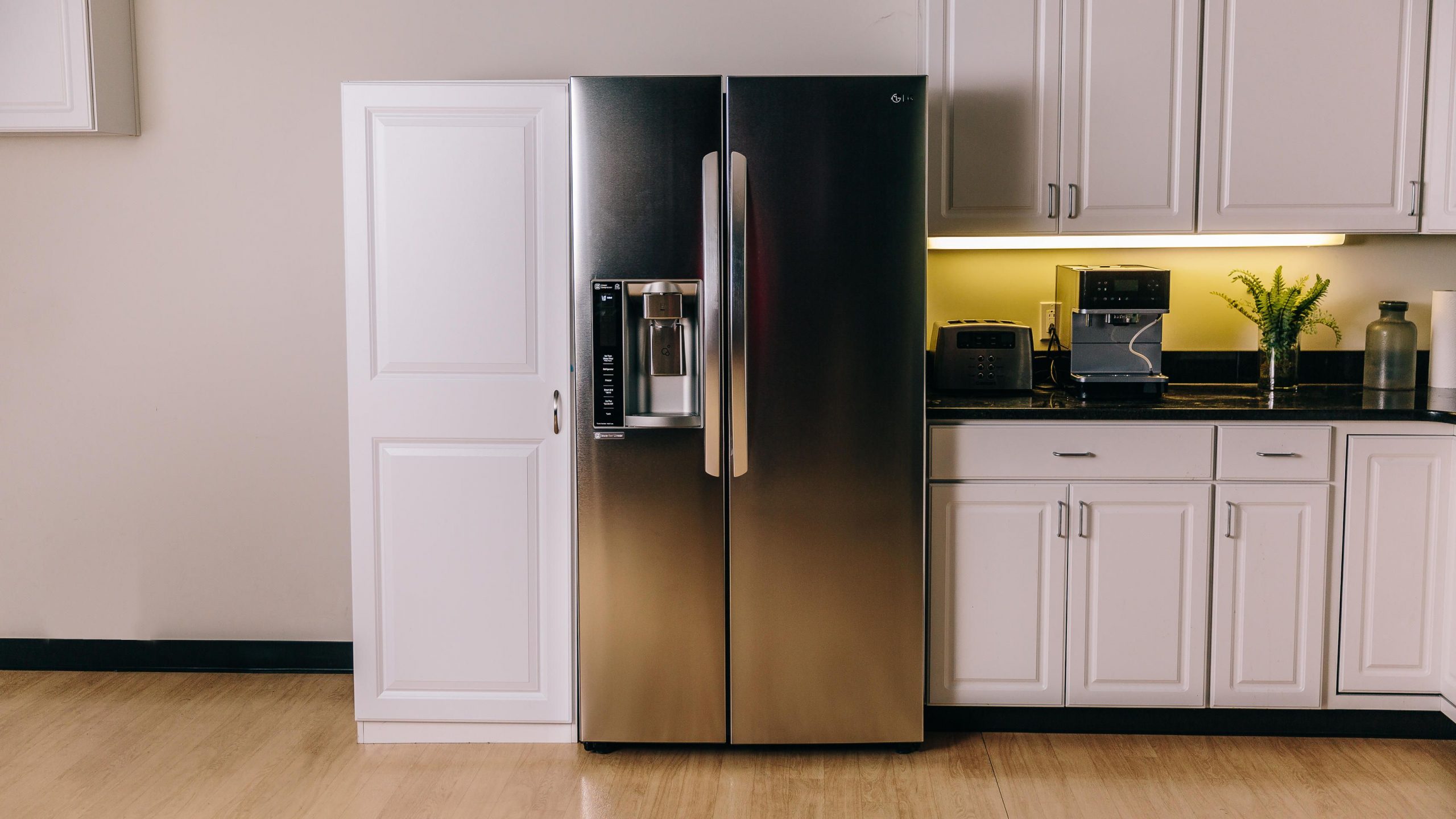 Tủ lạnh LG GR-X247JS tôn lên vẻ sang trọng, hiện đại cho gian bếp nhà bạn 