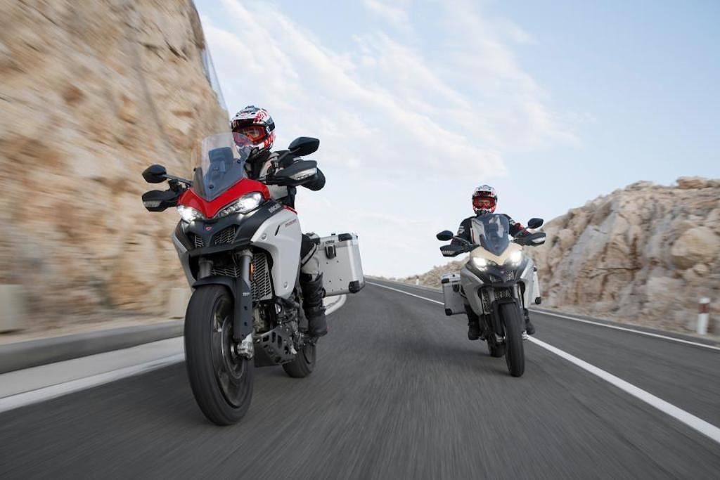 Xe moto Multistrada 1260 Enduro chạy mượt mà, thoải mái, thách thức mọi địa hình