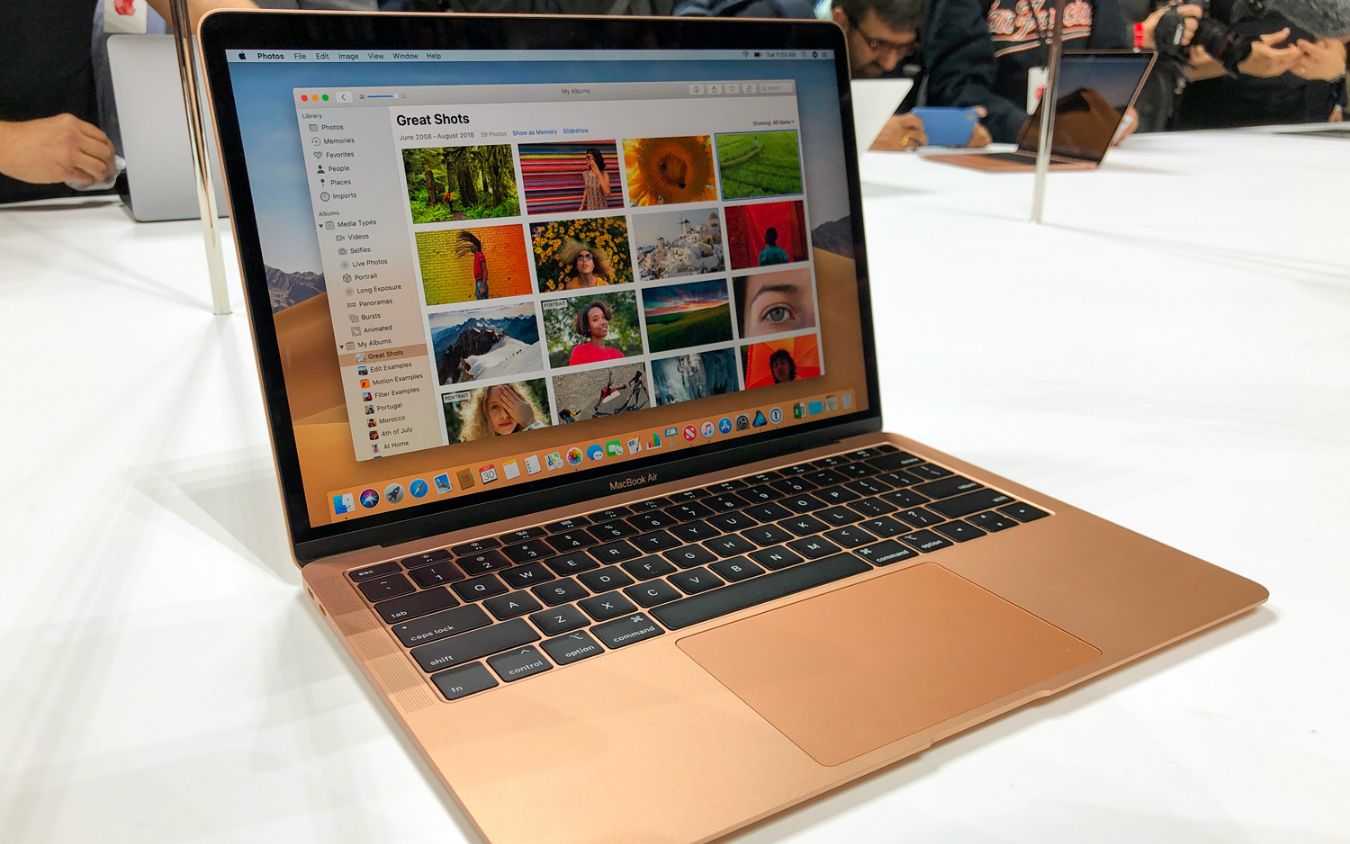Trackpad Macbook Air 2018 rộng rãi, thay thế chuột dễ dàng