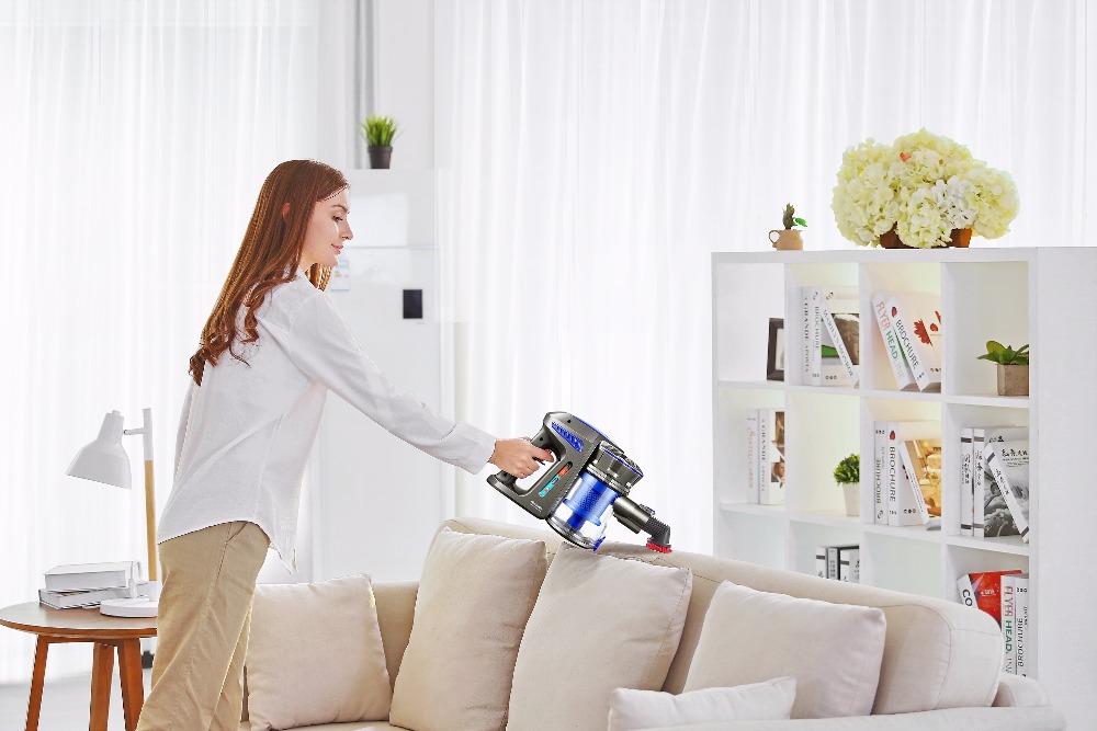 Sử dụng thông minh máy hút bụi trong dọn sạch nhà hằng ngày, tiết kiệm rất nhiều thời gian hạnh phúc của gia đình