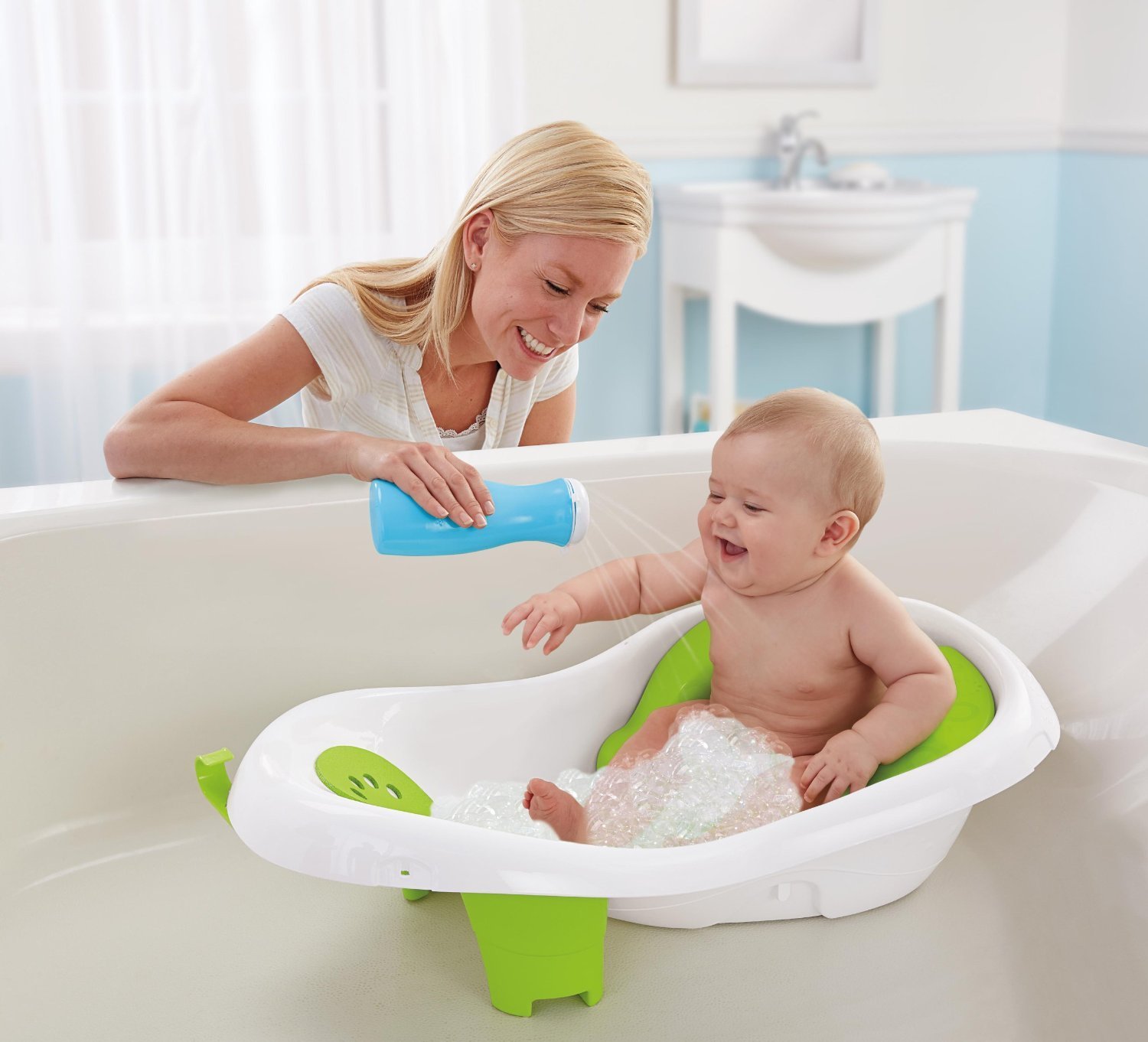 Lựa chọn đồ dùng khi tắm đảm bảo an toàn cho trẻ