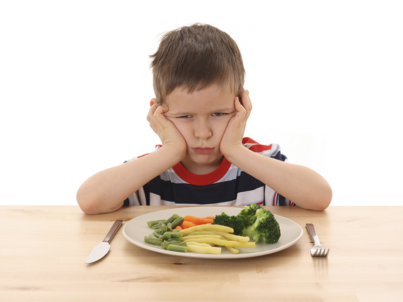 Biếng ăn là tình trạng thường gặp nhất ở trẻ em khi thiếu hụt vitamin C và D