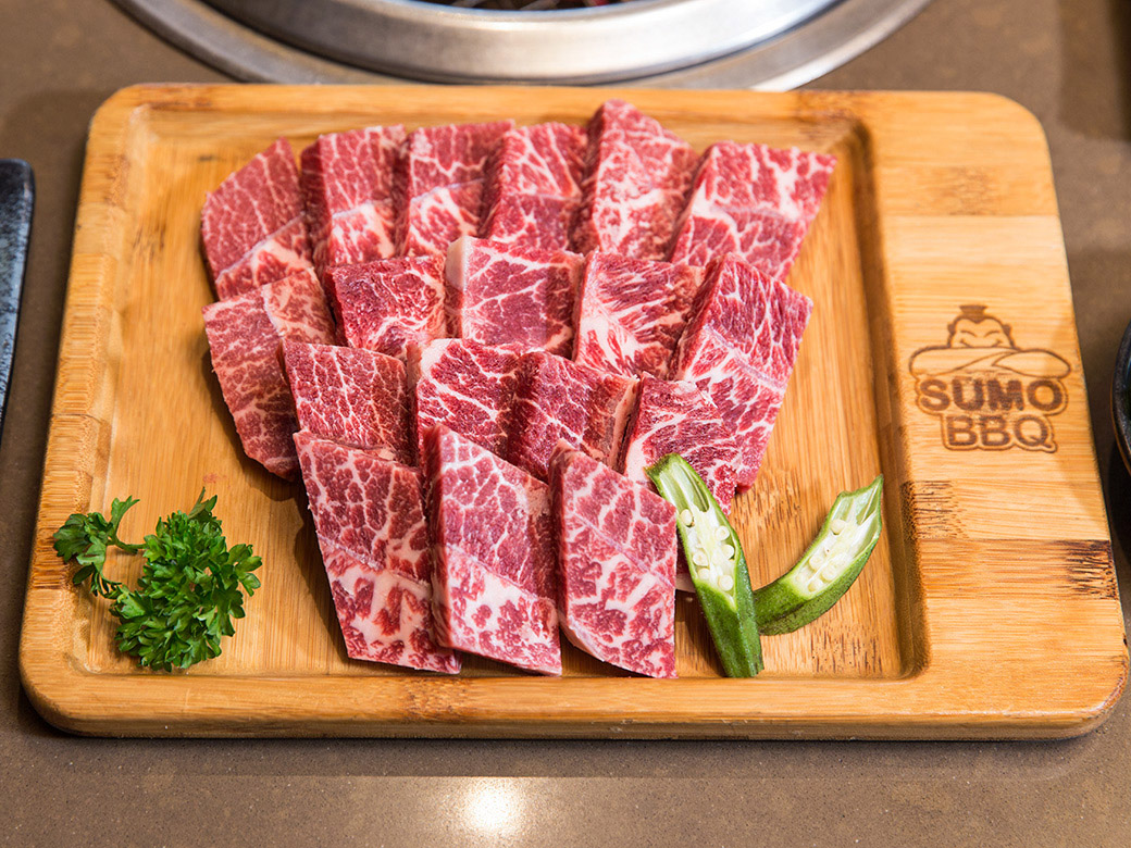 Thịt bò Wagyu cao cấp là món ăn đặc trưng được yêu thích tại hệ thống Sumo BBQ