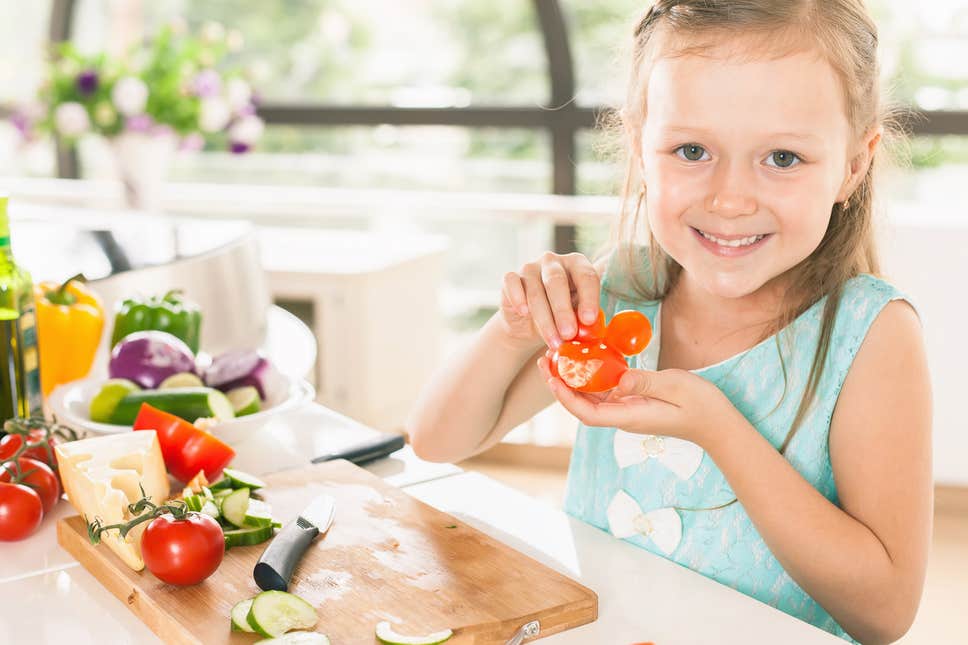 Ăn cà chua buổi tối sẽ giúp bạn giảm cân hiệu quả và loại bỏ các thói quen ăn uống không lành mạnh sau 7 giờ tối