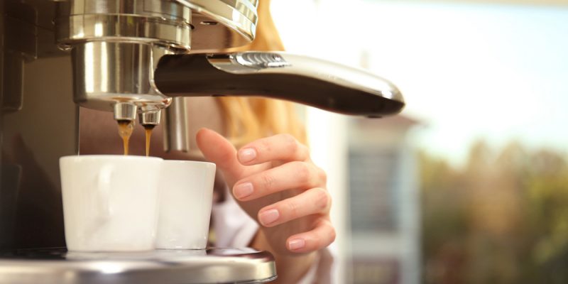 Tìm hiểu cách sử dụng máy pha cà phê đúng cách để cho ra những ly cà phê thơm ngon nhất 