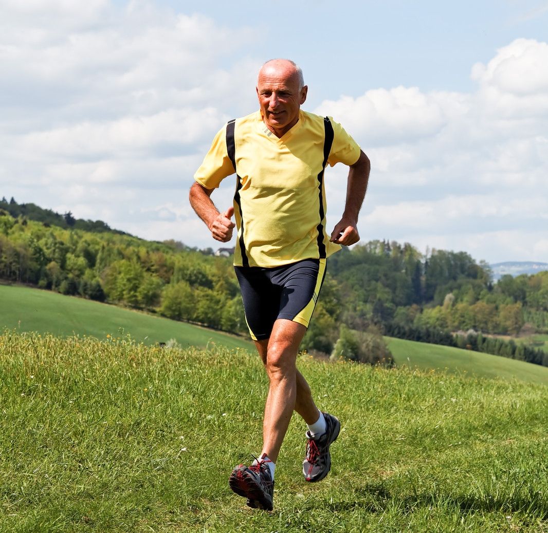 Bệnh nhân có thể đi bộ nhẹ nhàng quanh nhà giúp cơ thể trao đổi chất tốt hơn
