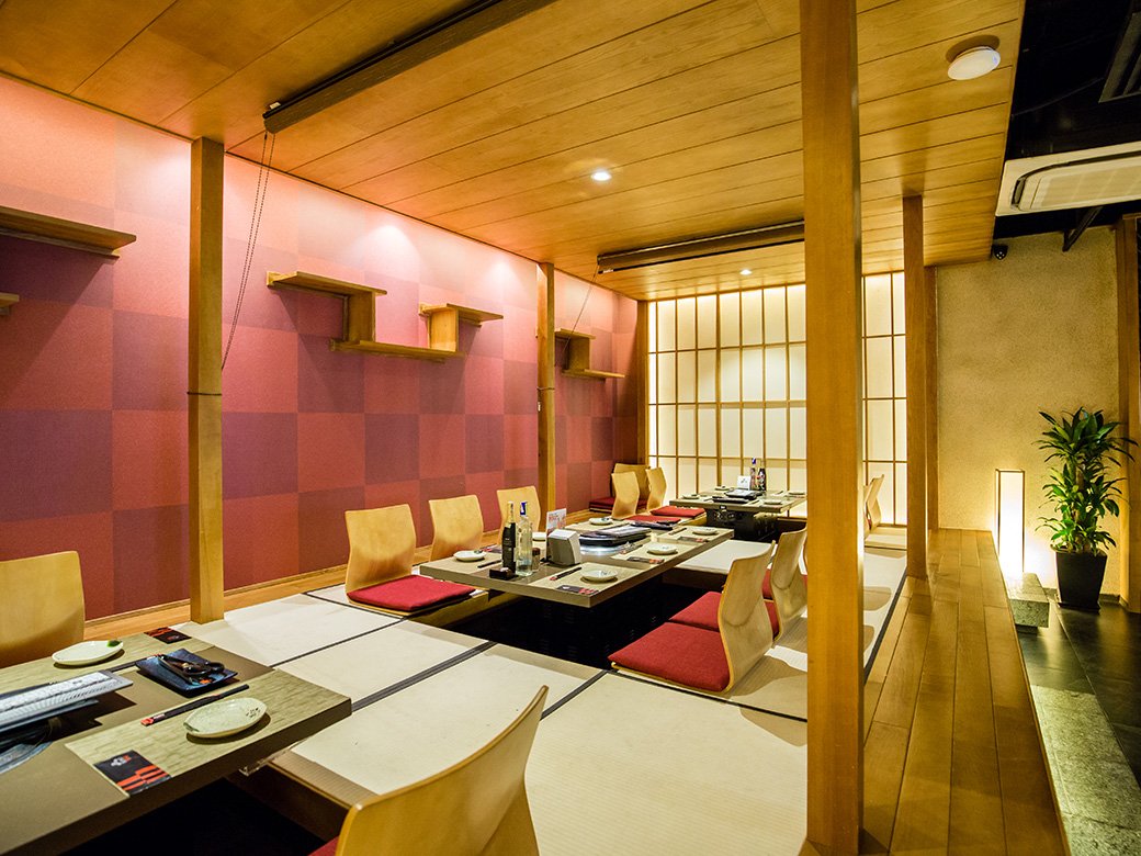Không gian nhà hàng Sumo BBQ luôn rộng rãi, sang trọng và sạch sẽ theo phong cách Nhật