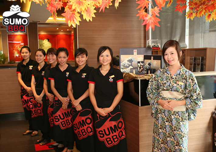 Sumo BBQ là quán ăn Nhật, phục vụ chuyên nghiệp, chu đáo theo đúng tiêu chuẩn Nhật