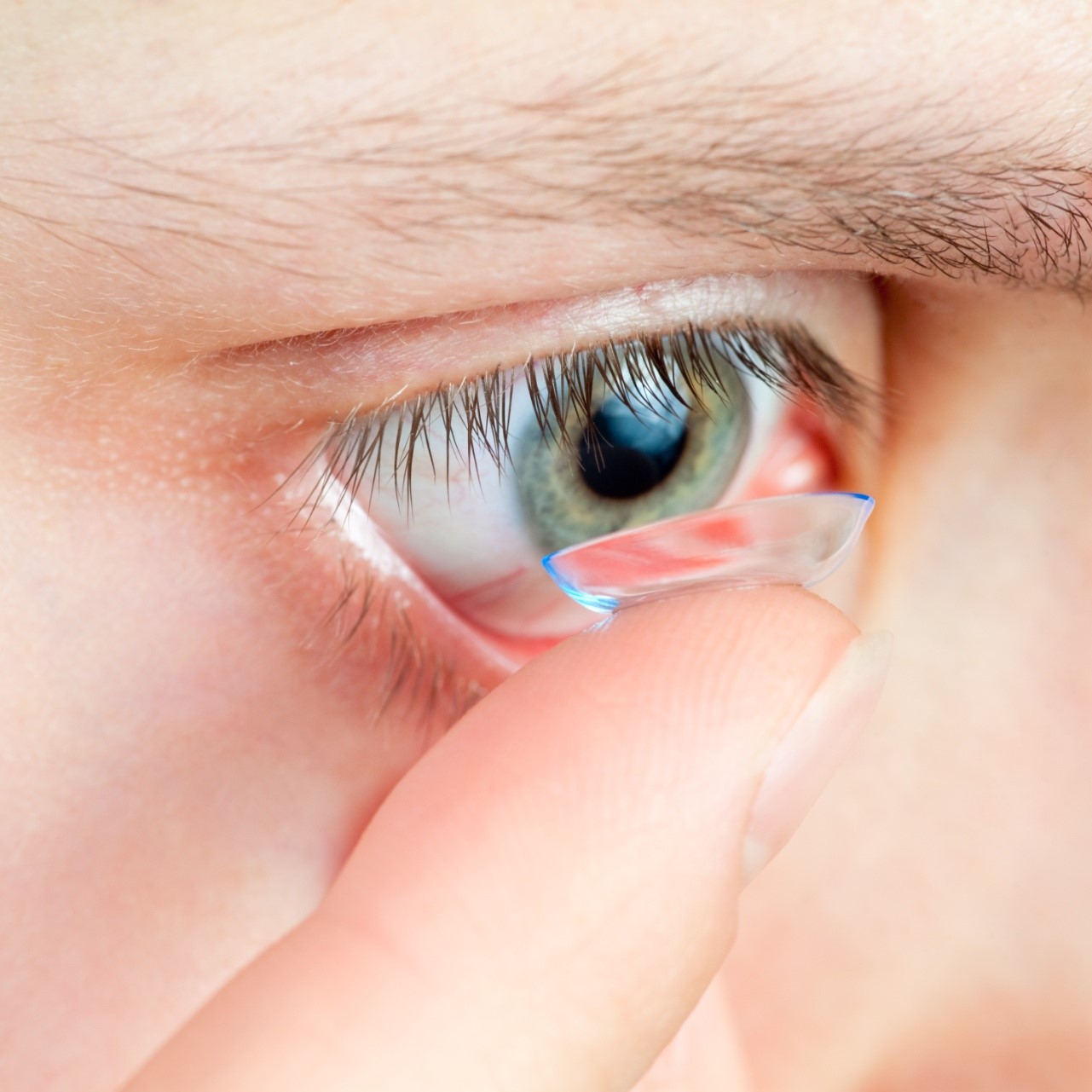 Kính giảm cận thị, làm sáng mắt hiện đại Ortho K