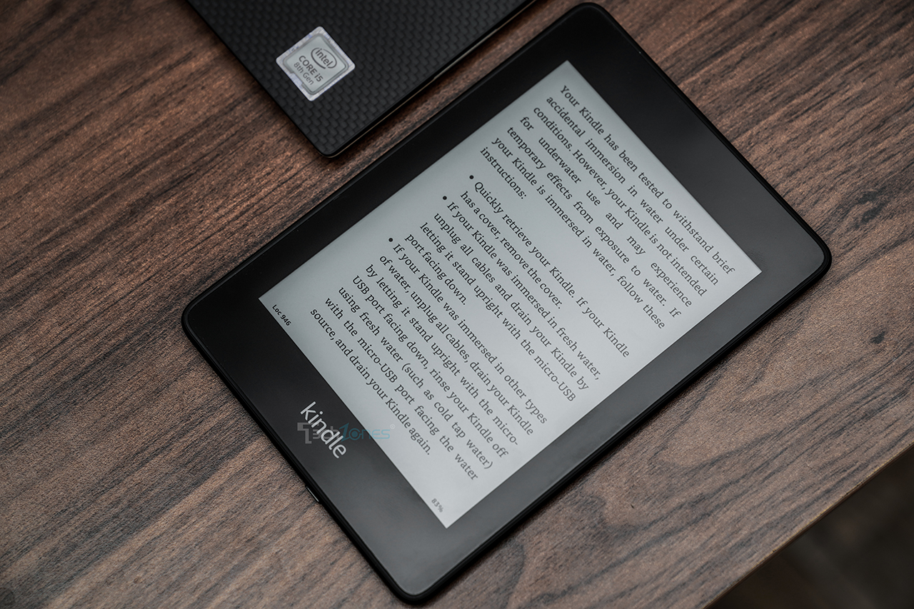 Máy đọc sách Kindle Paperwhite là thiết bị của thương hiệu Amazon