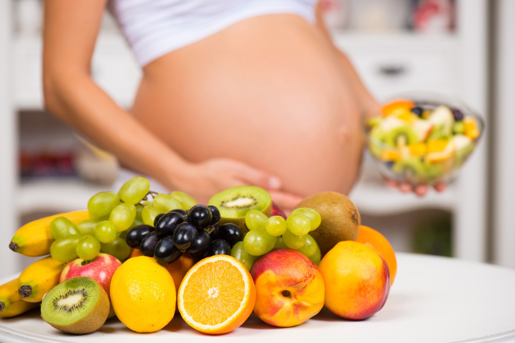 Cân nhắc các loại thực phẩm đảm bảo sức khỏe cả mẹ và bé trước khi ăn