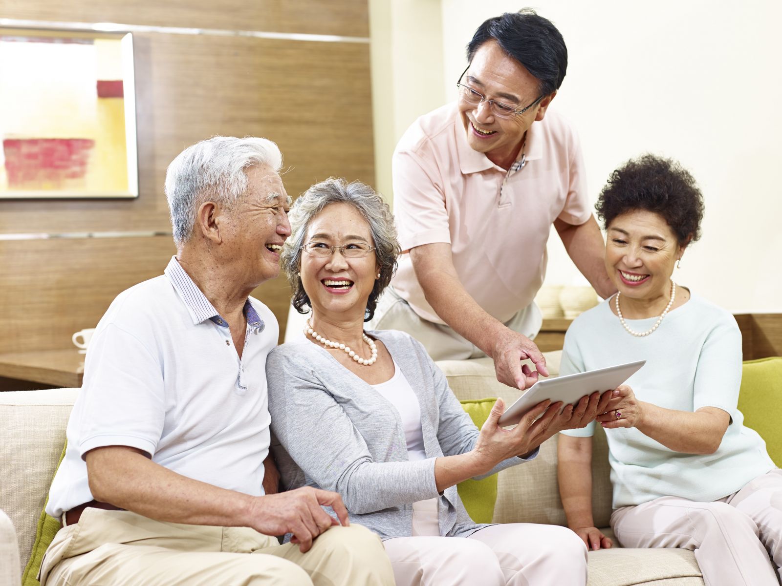Bảo hiểm hỗ trợ điều trị ung thư rất cần thiết trong độ tuổi trung niên