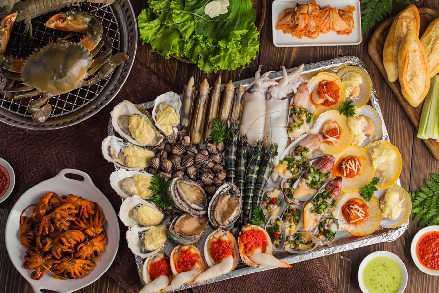 Trải nghiệm những món hải sản tươi ngon tại Chef Dzung