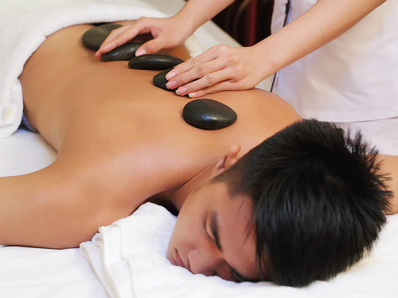 Massage đem lại sự thư giãn, thu hút mọi tầng lớp lứa tuổi