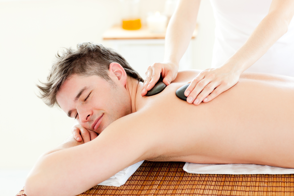 Massage nam tại Tài Thu sẽ giúp cánh mày râu được thư giãn tuyệt đối với các dịch vụ cao cấp và lành mạnh