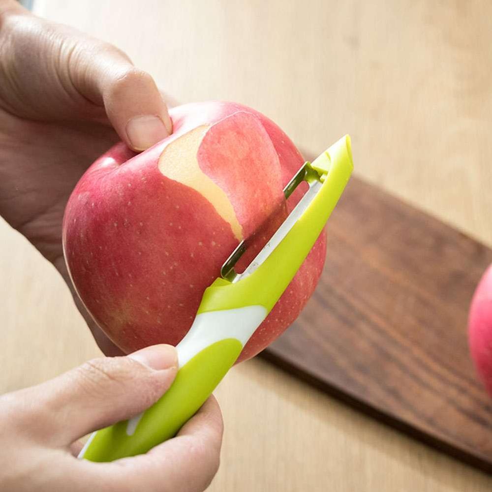 Gọt vỏ là giải pháp an toàn khi ăn trái cây - Sau khi mổ nên ăn trái cây gì