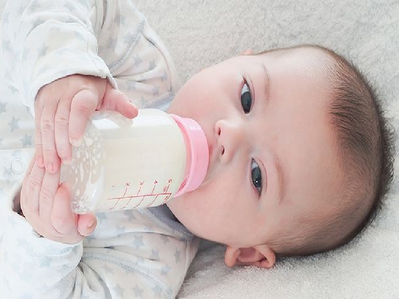 Trong những năm đầu đời, bé cần bổ sung đa dạng các nguồn dinh dưỡng. 