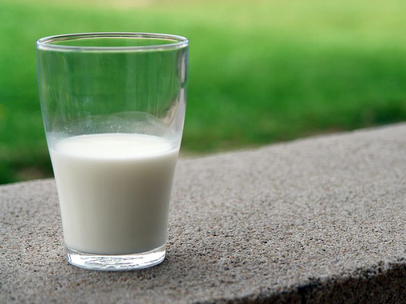 1 ly sữa tươi tiệt trùng tách béo Vinamilk