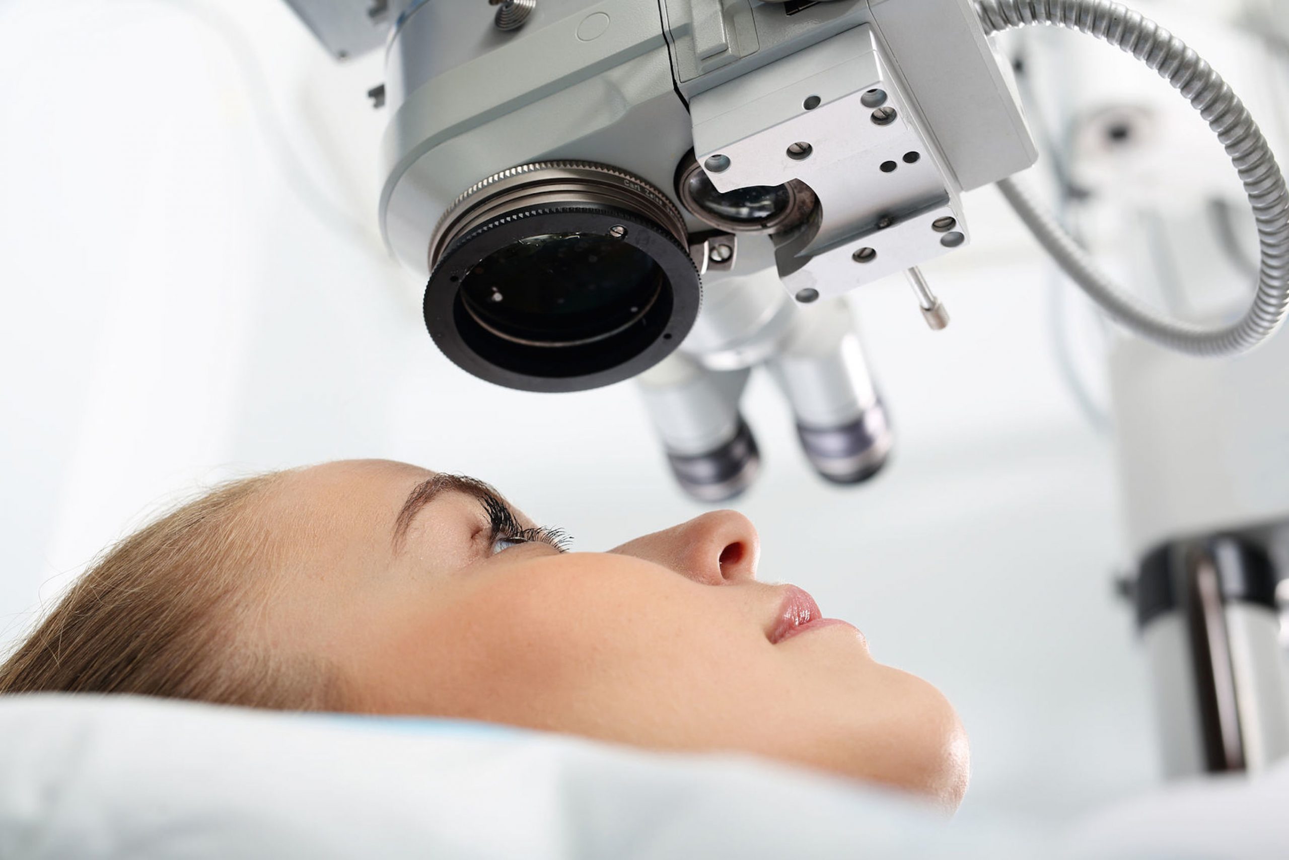Sử dụng các phương pháp laser để điều trị tái cận cho mắt