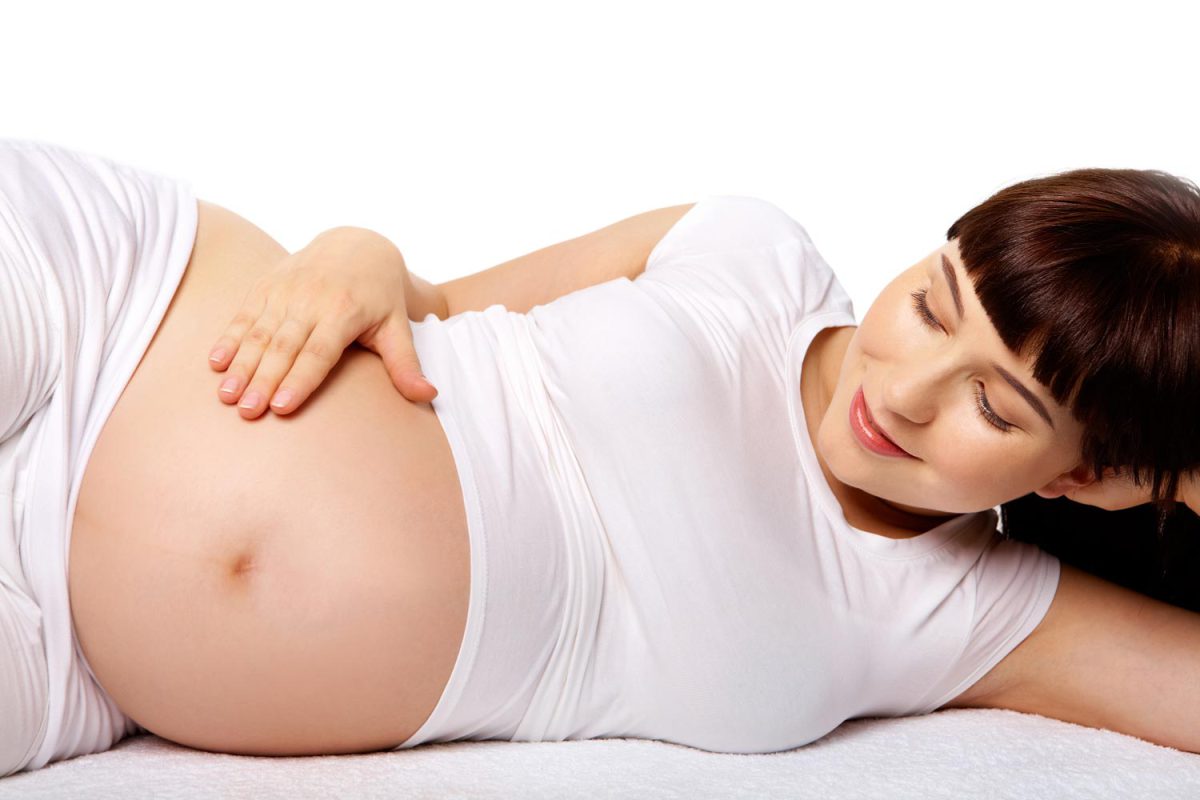 3 tháng giữa thai kỳ bé cần nhiều dinh dưỡng từ mẹ