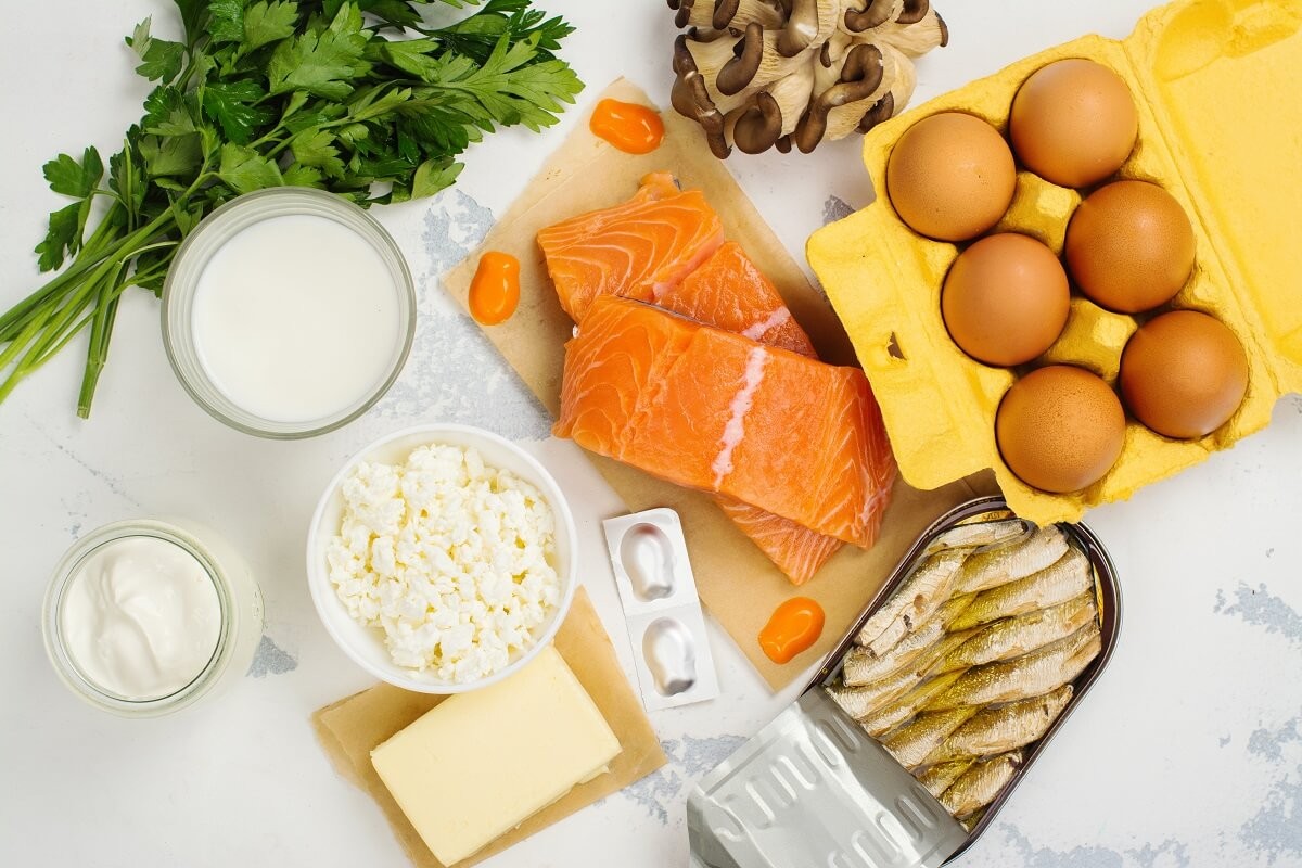 Nhóm thực phẩm vitamin D gồm: các loại cá, trứng